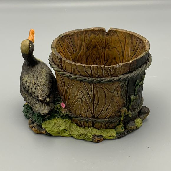 Vtg Resin Duck Barrel Well Bucket Succulent Planter Kitschy Grannycore Farmcore - Picture 4 of 7